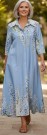 Lyseblå lang kjole m blomsterranker thumbnail