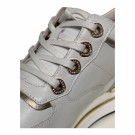 Hvite skinn sneakers thumbnail