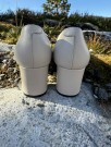 Beige skinn pumps thumbnail