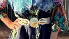 Beige strikkbelte thumbnail