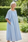 Lyseblå rundhalset viskosekjole thumbnail