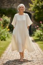 Beige linkjole m rund hals thumbnail