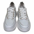 Hvit lett preget skinn sneakers thumbnail