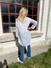 Hvit linskjorte thumbnail