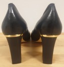 Sort pumps med gull thumbnail