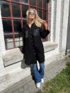 Sort linskjorte thumbnail