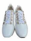 Hvit skinnsneakers m vakre detaljer thumbnail