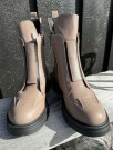 Taupe skinnskoletter thumbnail