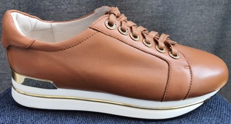 Cognac sneakers