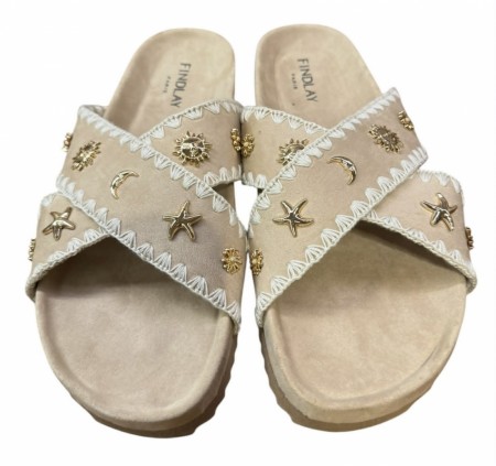 Beige sandal m sjøypynt