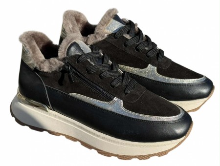 Sort foret skinn sneakers