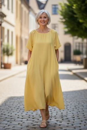 Gul rundhalset viskosekjole