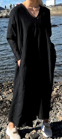 Lang v-halset kjole, sort
