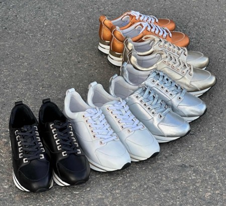 SNEAKERS