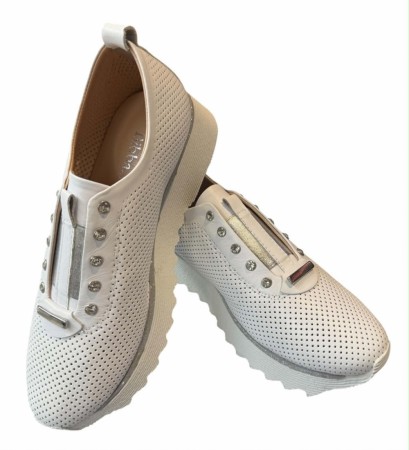 Hvit sneakers m stener