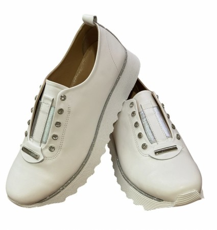 Hvit sneakers m stener