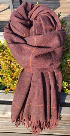 Mørk brunt skjerf