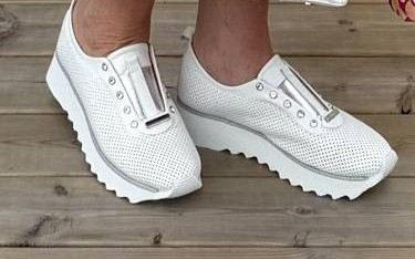 Hvit sneakers uten snøring