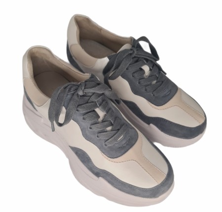 Jeans, hvit og creme chunky sneakers