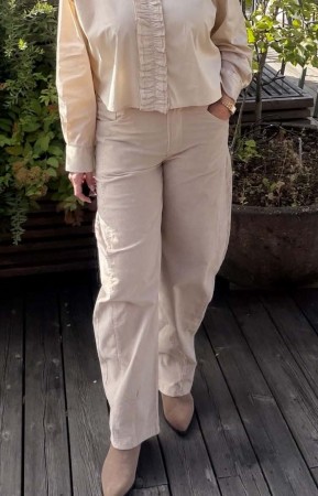 Beige barell bukse