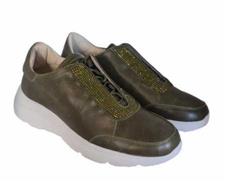 Grønn sneakers med stener