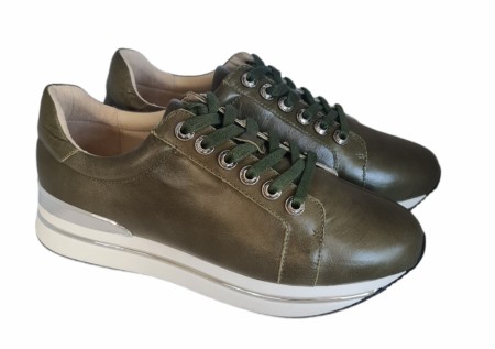 Grønn sneakers med sølv