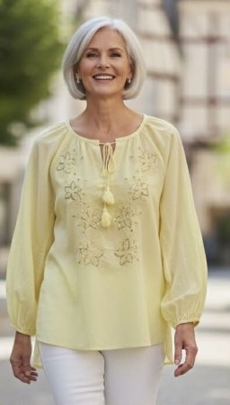 Gul bluse m broderinger