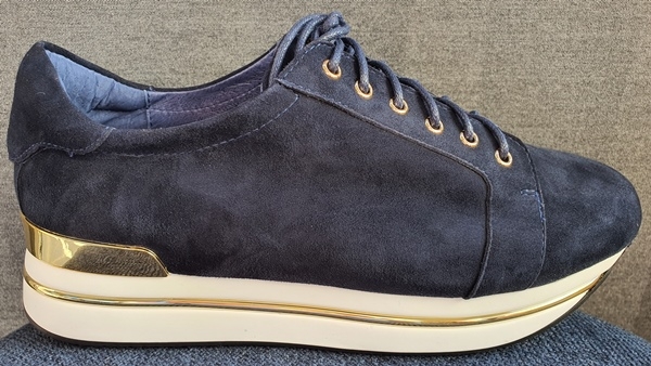 Marine semsket sneakers | Bibba.no klær, sko, vesker og Marine sneakers | Bibba.no klær, sko, vesker og tilbehør i